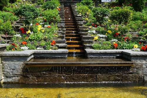 fontaine-de-jardin-en pierre-pas-cher